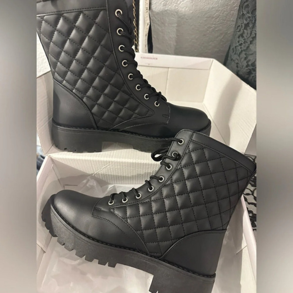 Olivia Miller quilted lace up boot BNWB